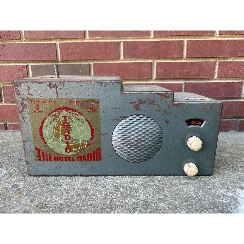 Vintage Coin Operated Hotel Radio Tradio Model 26133-B Mid Century Metal Tube Ra